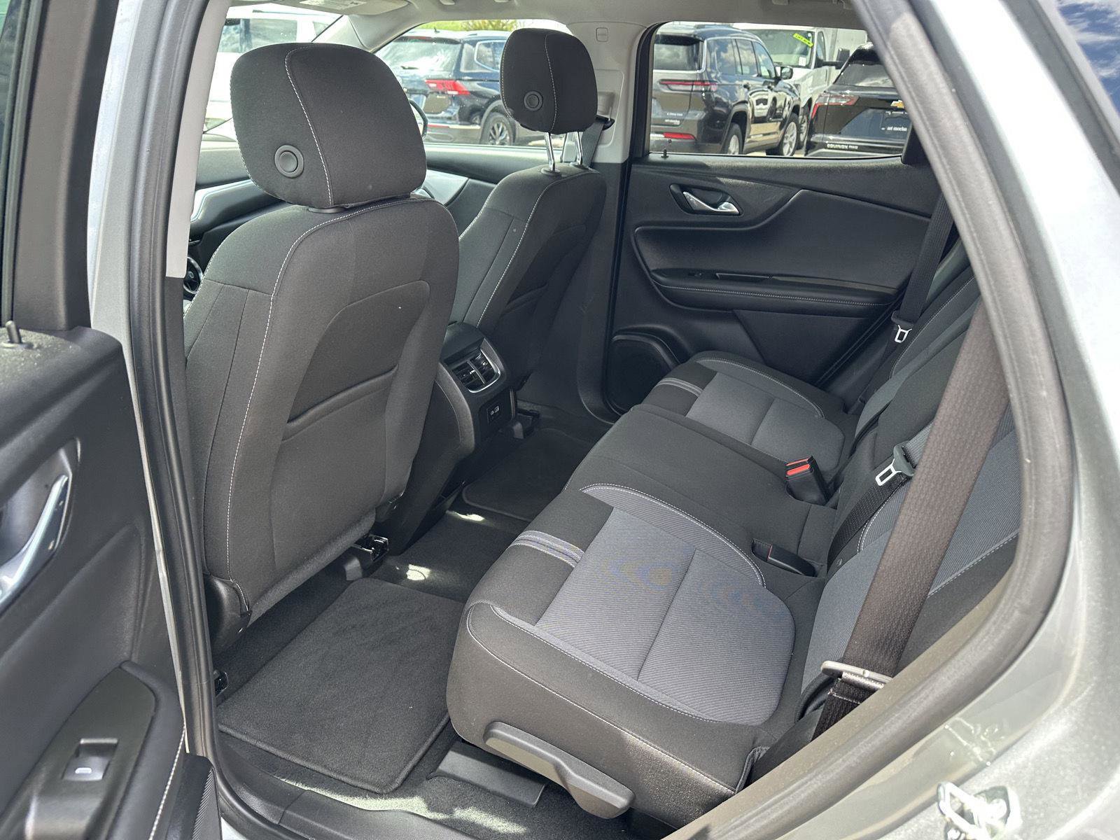 Used 2025 Chevrolet Blazer LT AWD/4WD image 13
