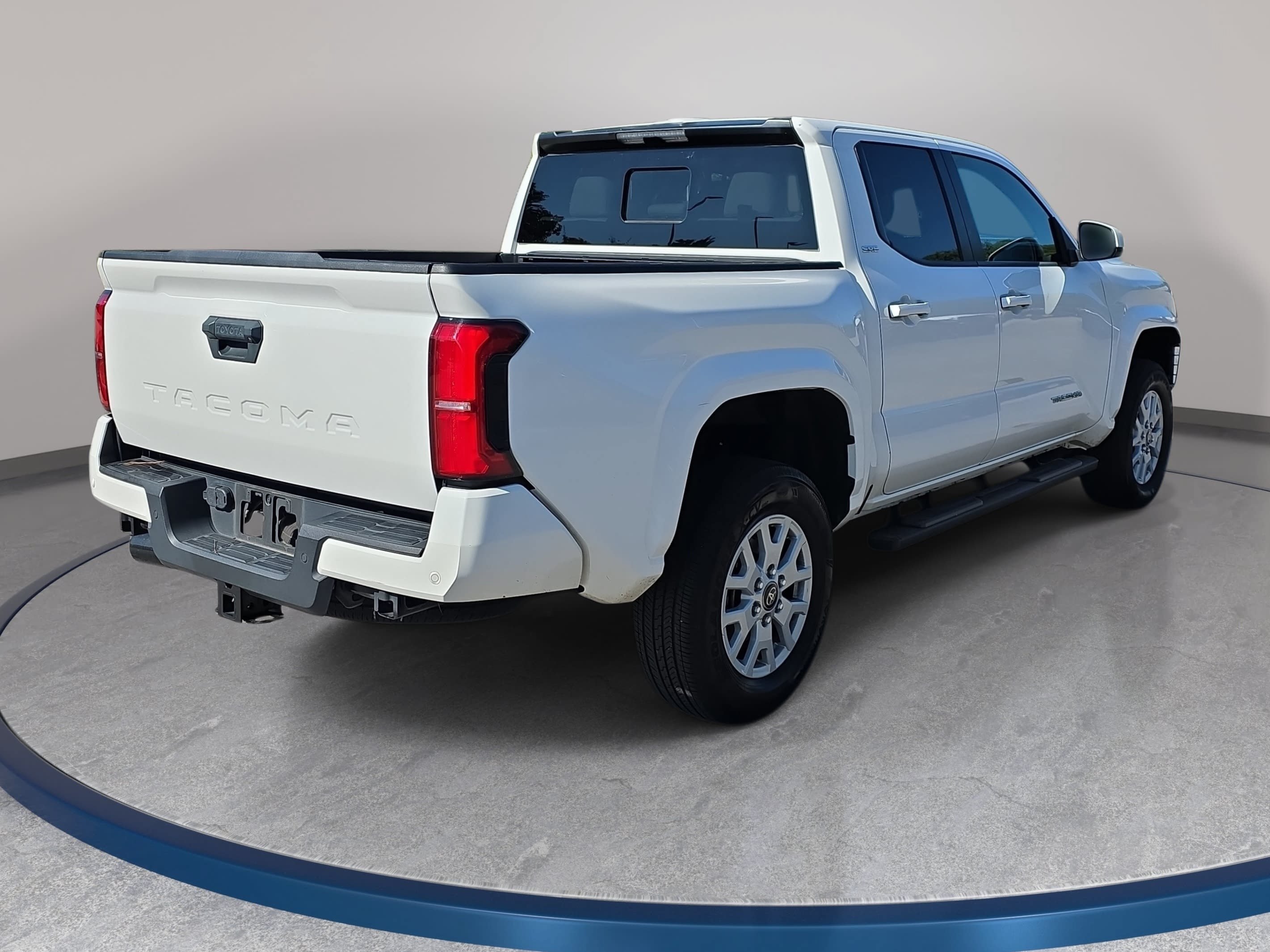 Used 2024 Toyota Tacoma SR5 w/ SR5 Upgrade Package RWD image 5