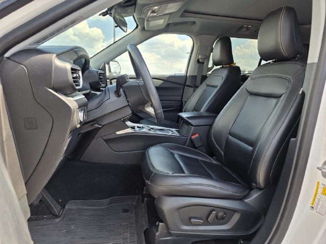 Used 2021 Ford Explorer XLT w/ Equipment Group 202A AWD/4WD image 13