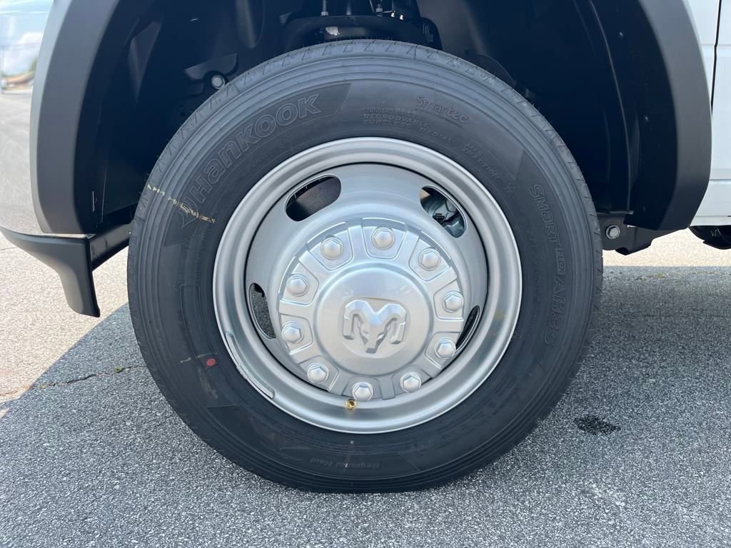 New 2025 RAM 5500 Tradesman image 33