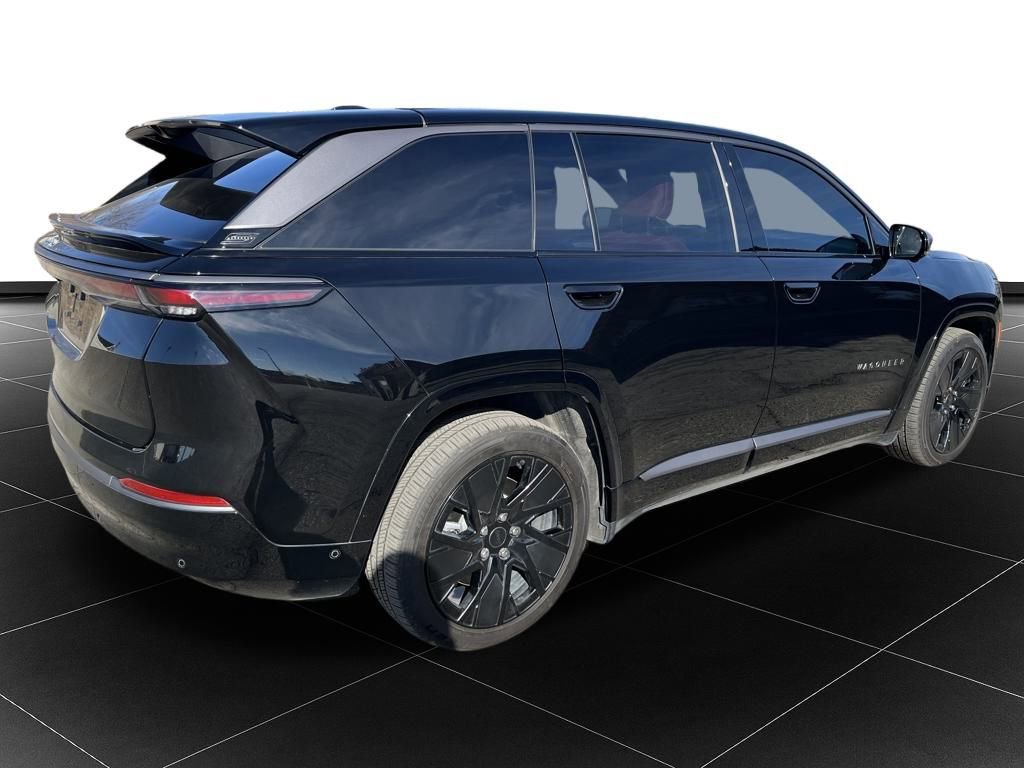 Used 2025 Jeep Wagoneer S Launch Edition image 5