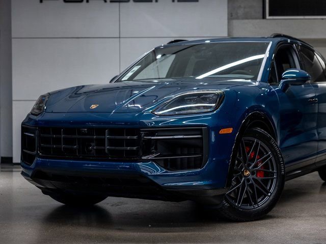 New 2026 Porsche Cayenne GTS image 19