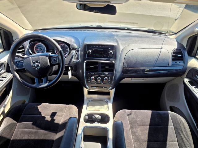 Used 2013 Dodge Grand Caravan SXT FWD image 12
