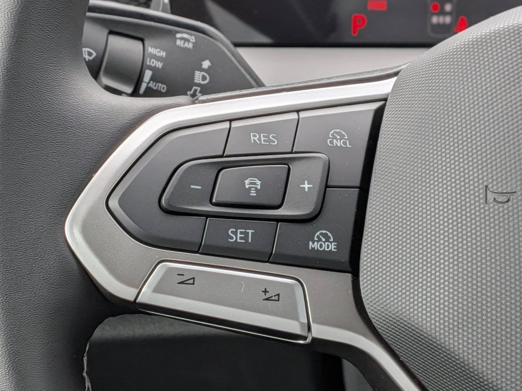 New 2026 Volkswagen Tiguan SE AWD/4WD image 18
