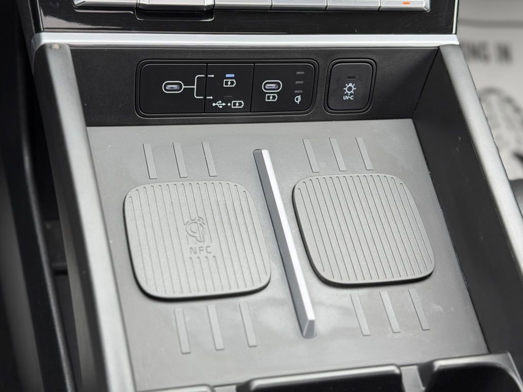 Used 2025 Hyundai Santa Fe Limited image 21