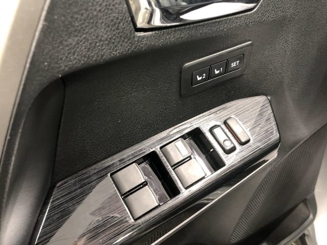 Used 2018 Toyota RAV4 Limited image 13