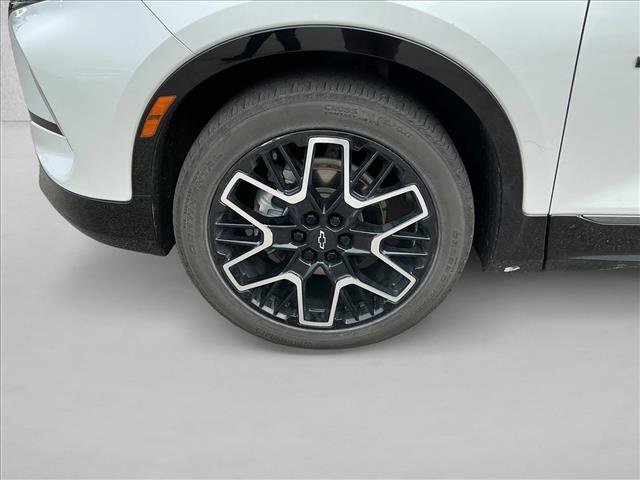 Used 2023 Chevrolet Blazer RS w/ Enhanced Convenience Package image 9