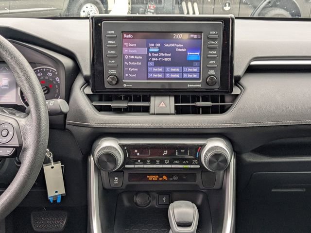 Used 2021 Toyota RAV4 LE image 17