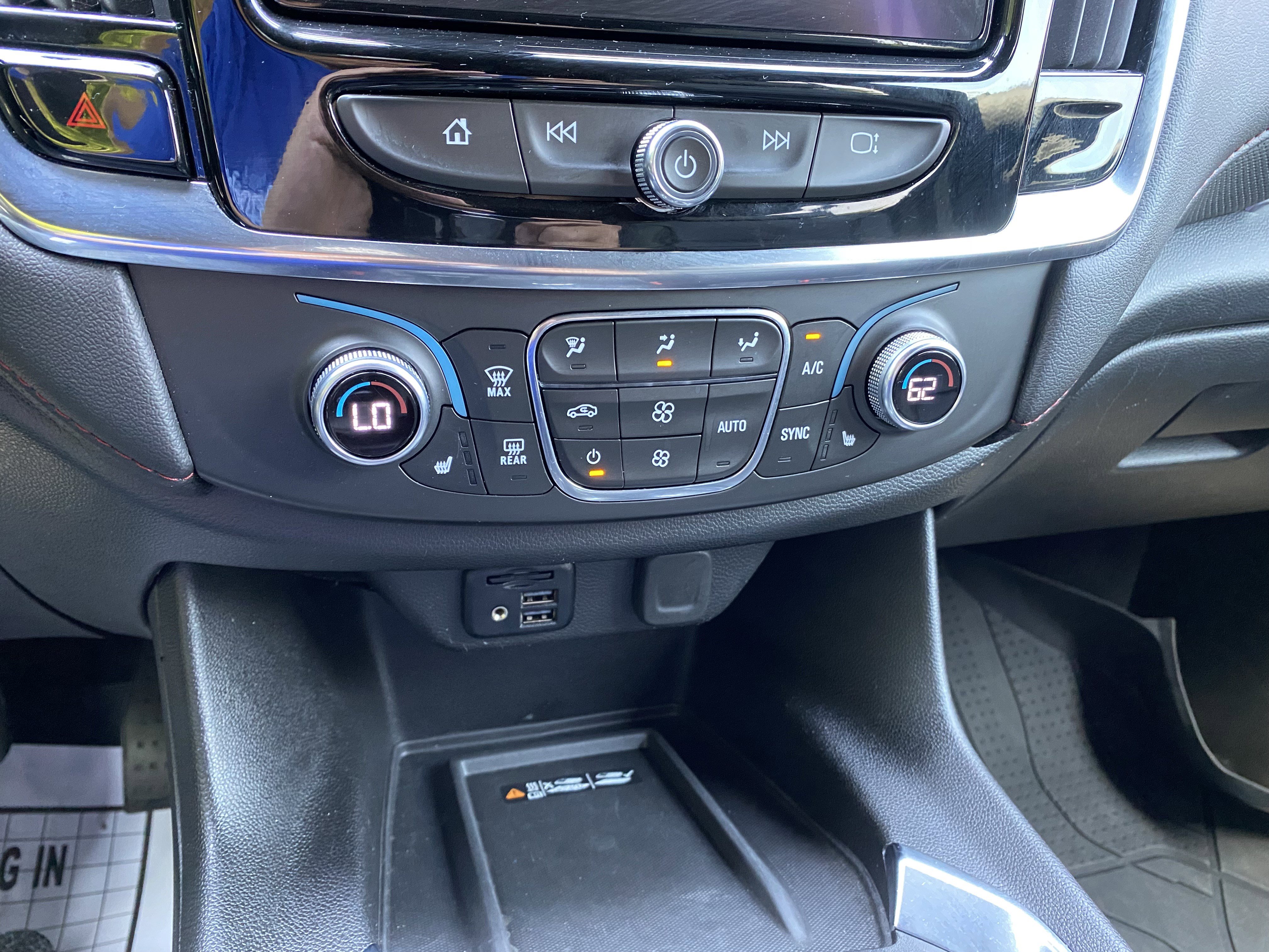 Used 2023 Chevrolet Traverse RS image 29