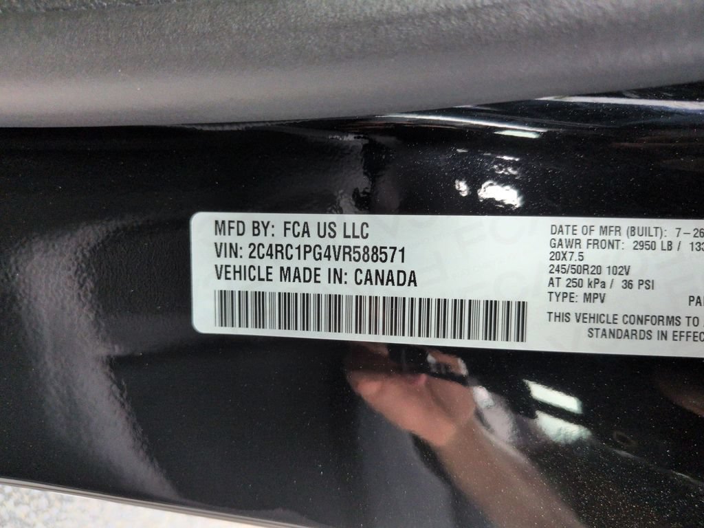 New 2027 Chrysler Pacifica Pinnacle w/ Theater Group FWD image 38