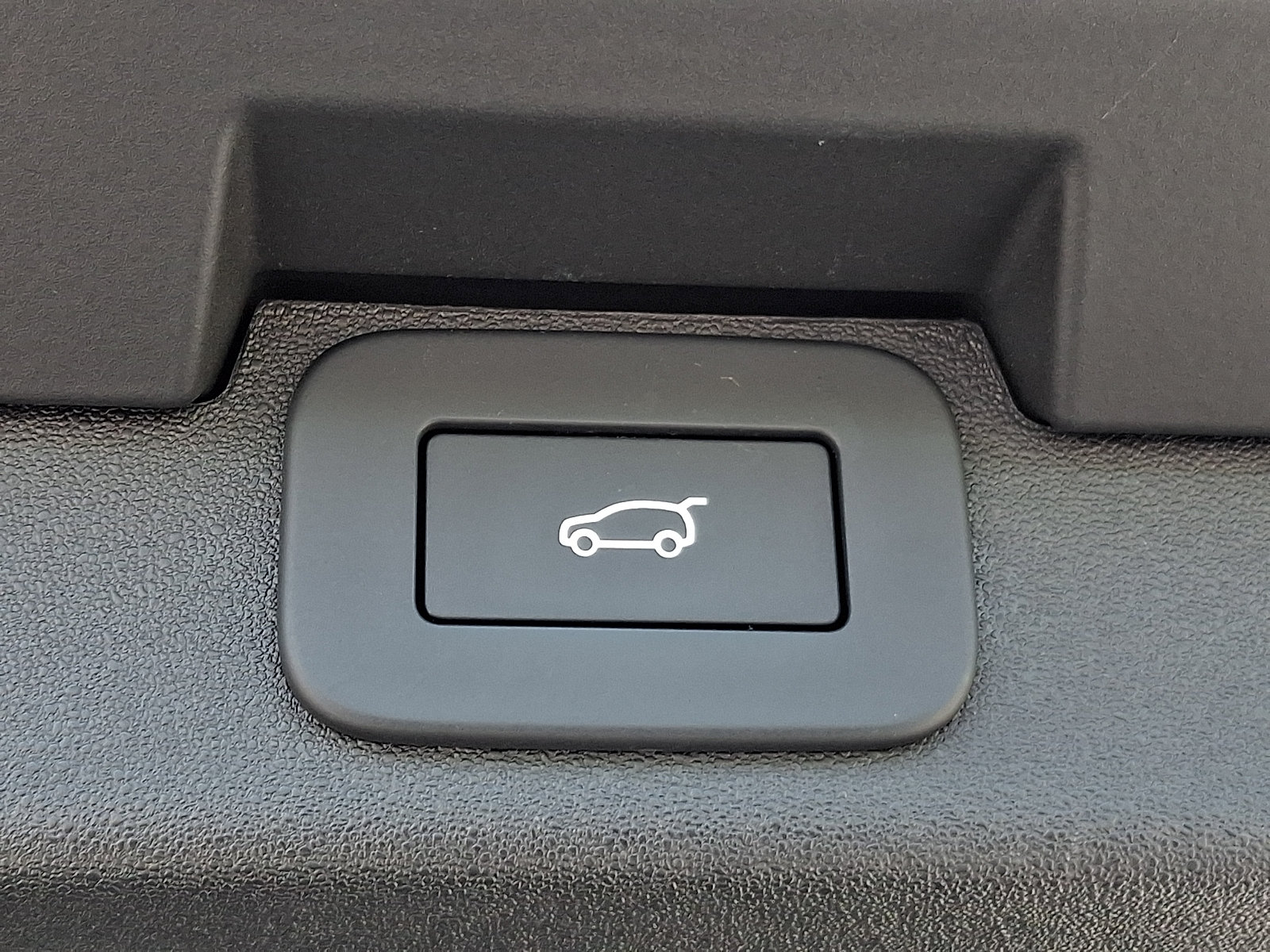 Used 2025 Land Rover Discovery Dynamic SE AWD/4WD image 31