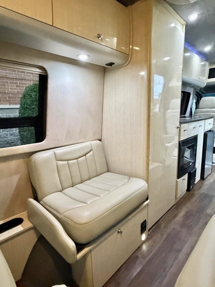 Used 2012 Mercedes-Benz Sprinter 3500 image 47