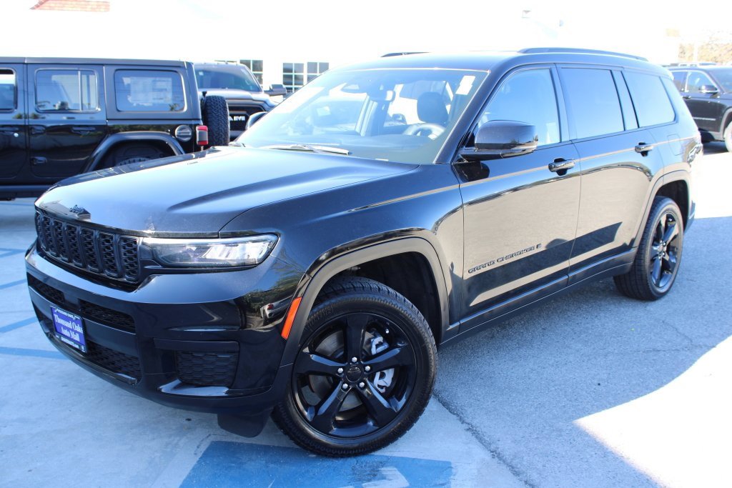 Used 2023 Jeep Grand Cherokee L Laredo