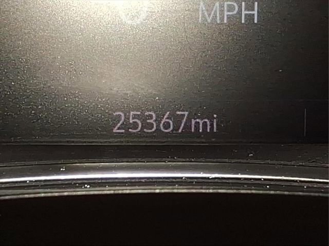 Used 2023 Chevrolet Traverse LT image 28