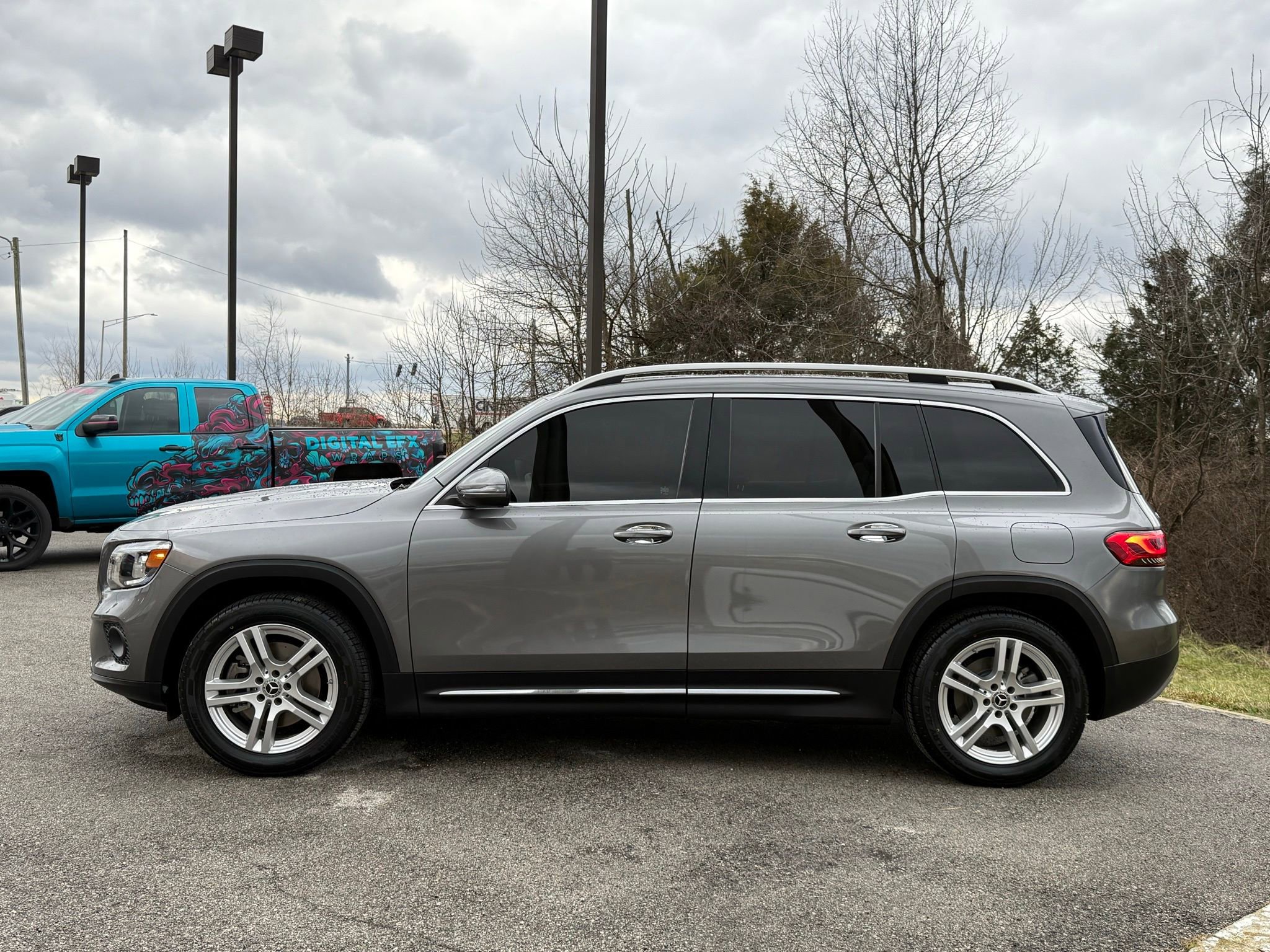 Used 2020 Mercedes-Benz GLB 250 4MATIC image 2