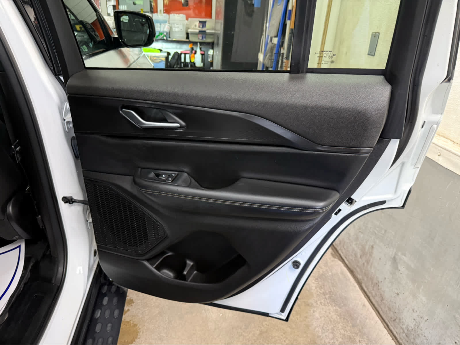 Used 2023 Jeep Grand Cherokee Altitude AWD/4WD image 29