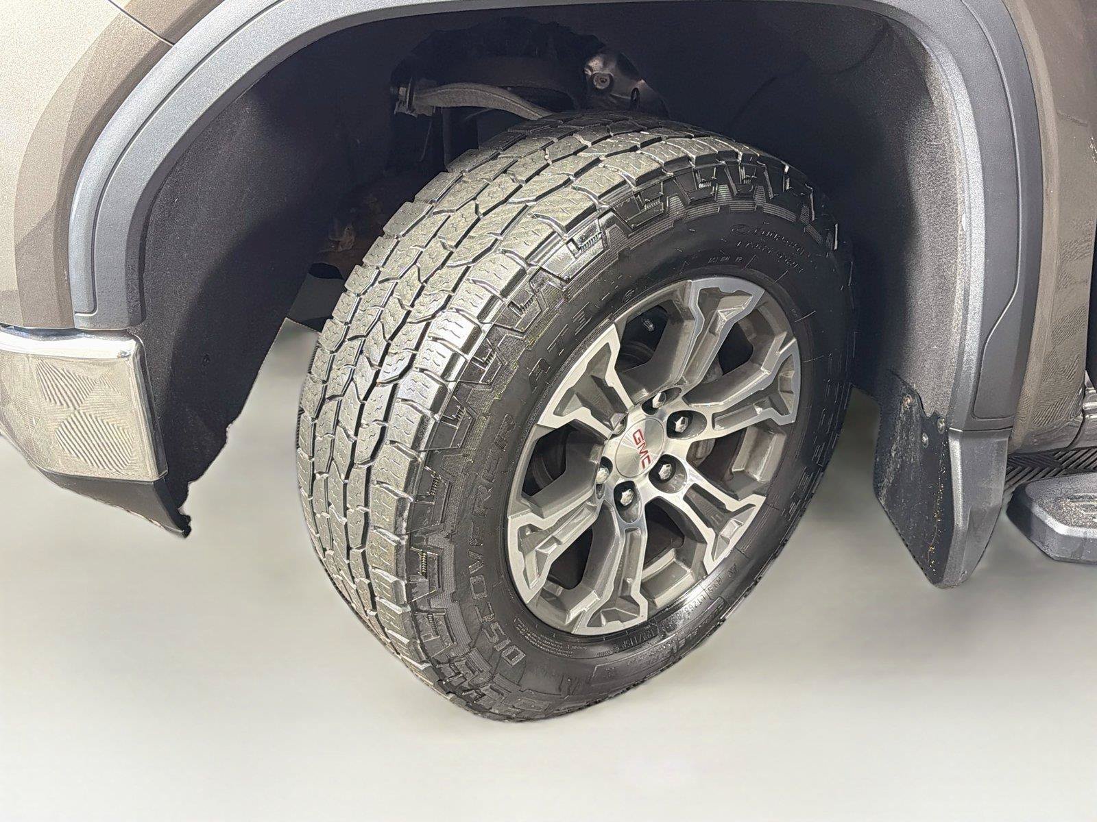 Used 2019 GMC Sierra 1500 SLT w/ Driver Alert Package I AWD/4WD image 37