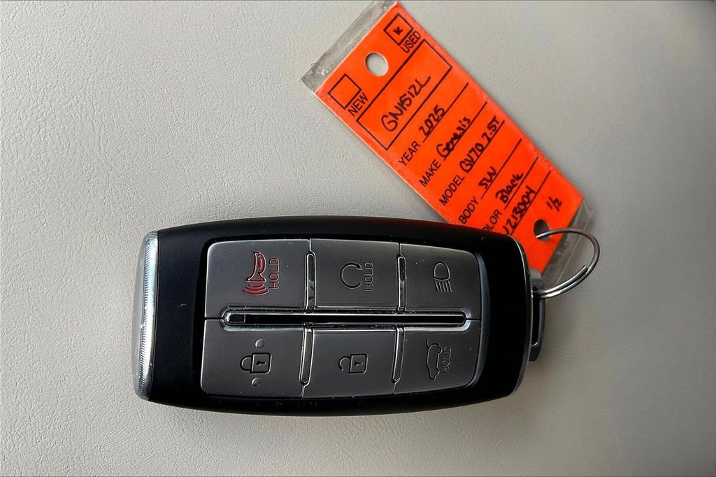 Used 2025 Genesis GV70 2.5T image 28