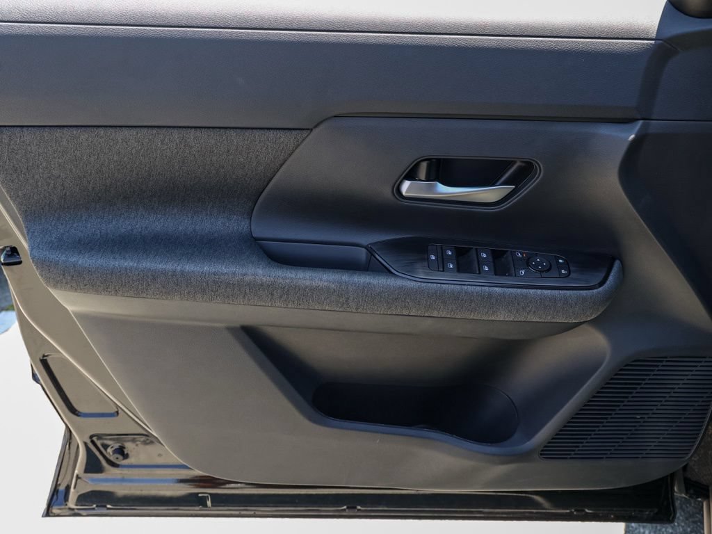 New 2026 Nissan Kicks SV w/ SV Premium Package FWD image 23