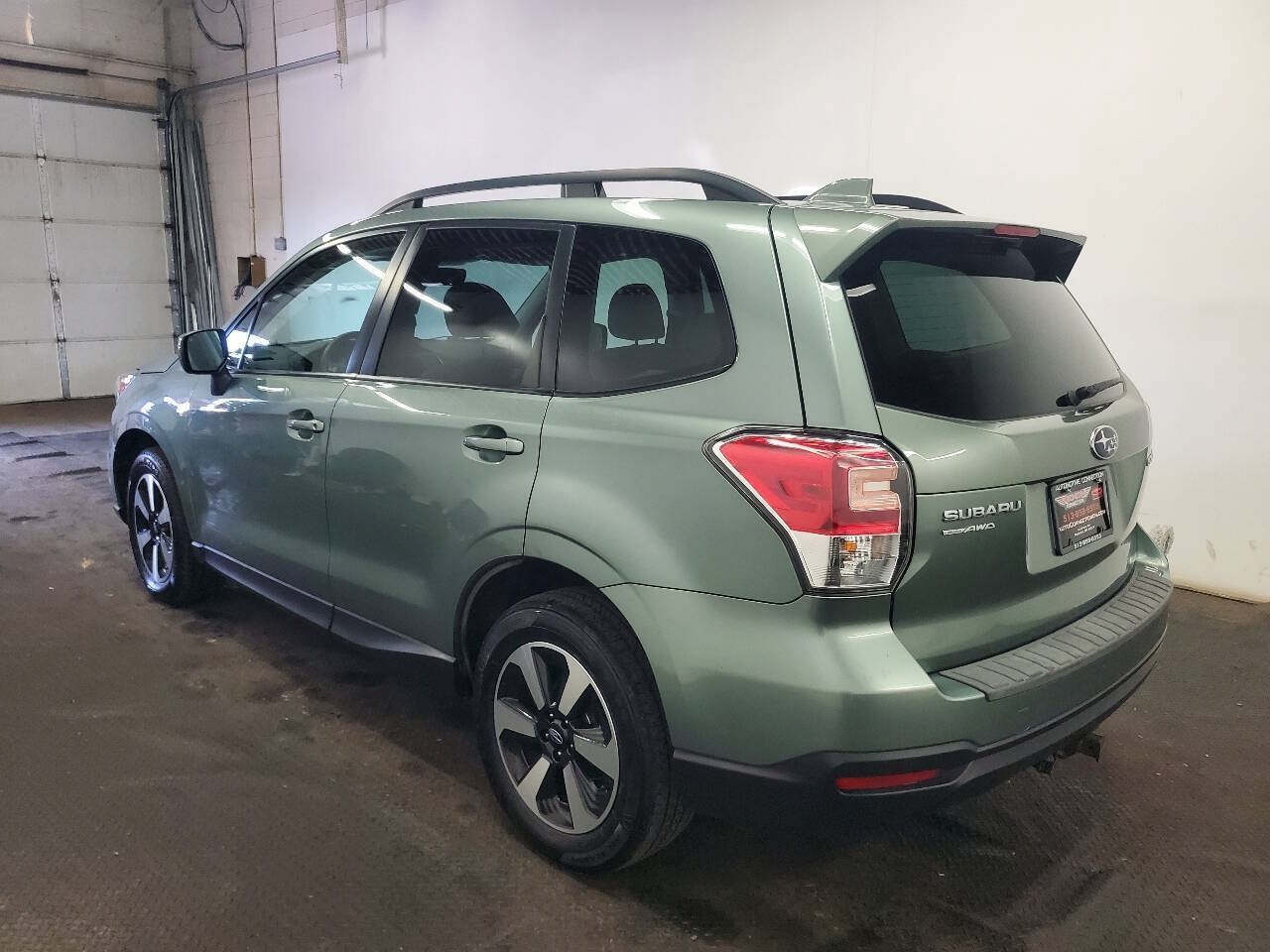 Used 2018 Subaru Forester 2.5i Premium w/ All-Weather Package AWD/4WD image 5
