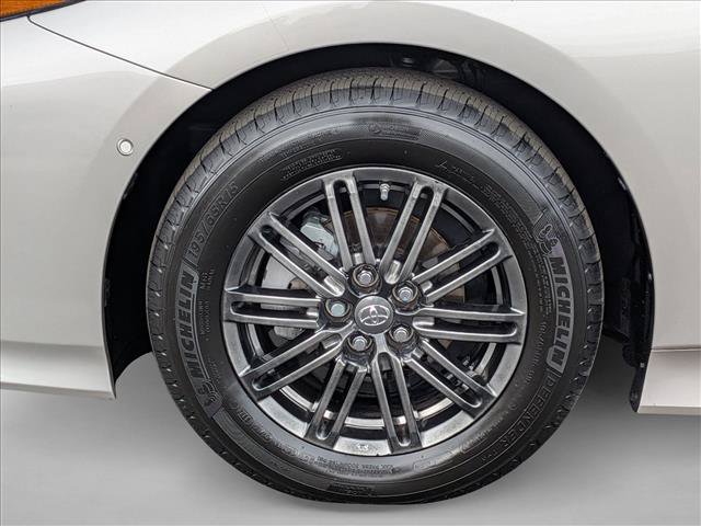 Used 2017 Toyota Prius Prime Advanced w/ Preferred Accessory Package FWD image 24