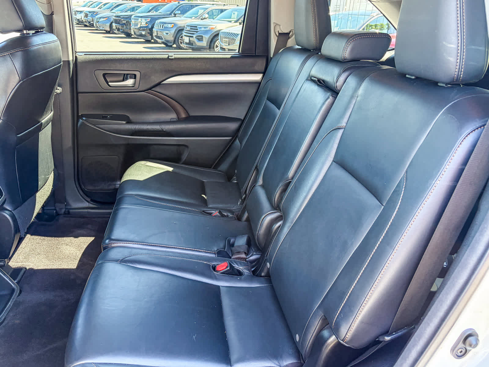 Used 2016 Toyota Highlander XLE image 17