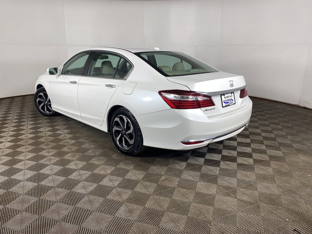 Used 2017 Honda Accord EX-L image 7