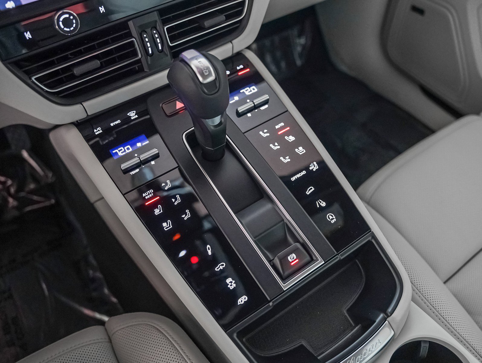 New 2026 Porsche Macan GTS image 20