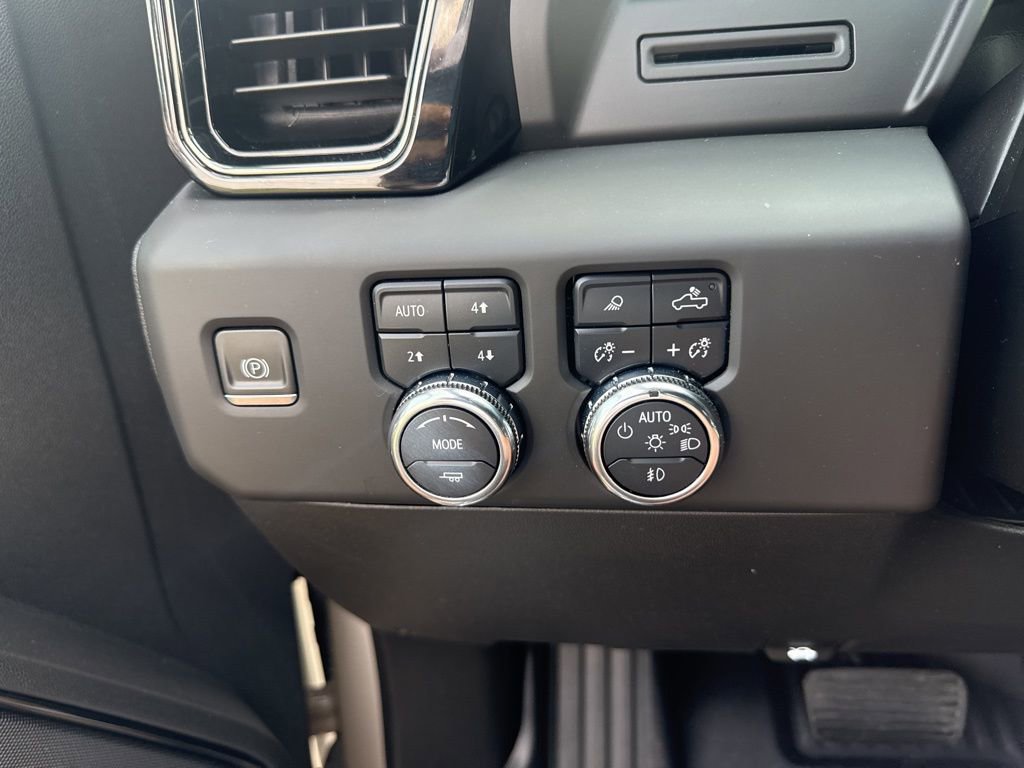 Used 2023 GMC Sierra 1500 AT4 w/ AT4 Preferred Package image 19