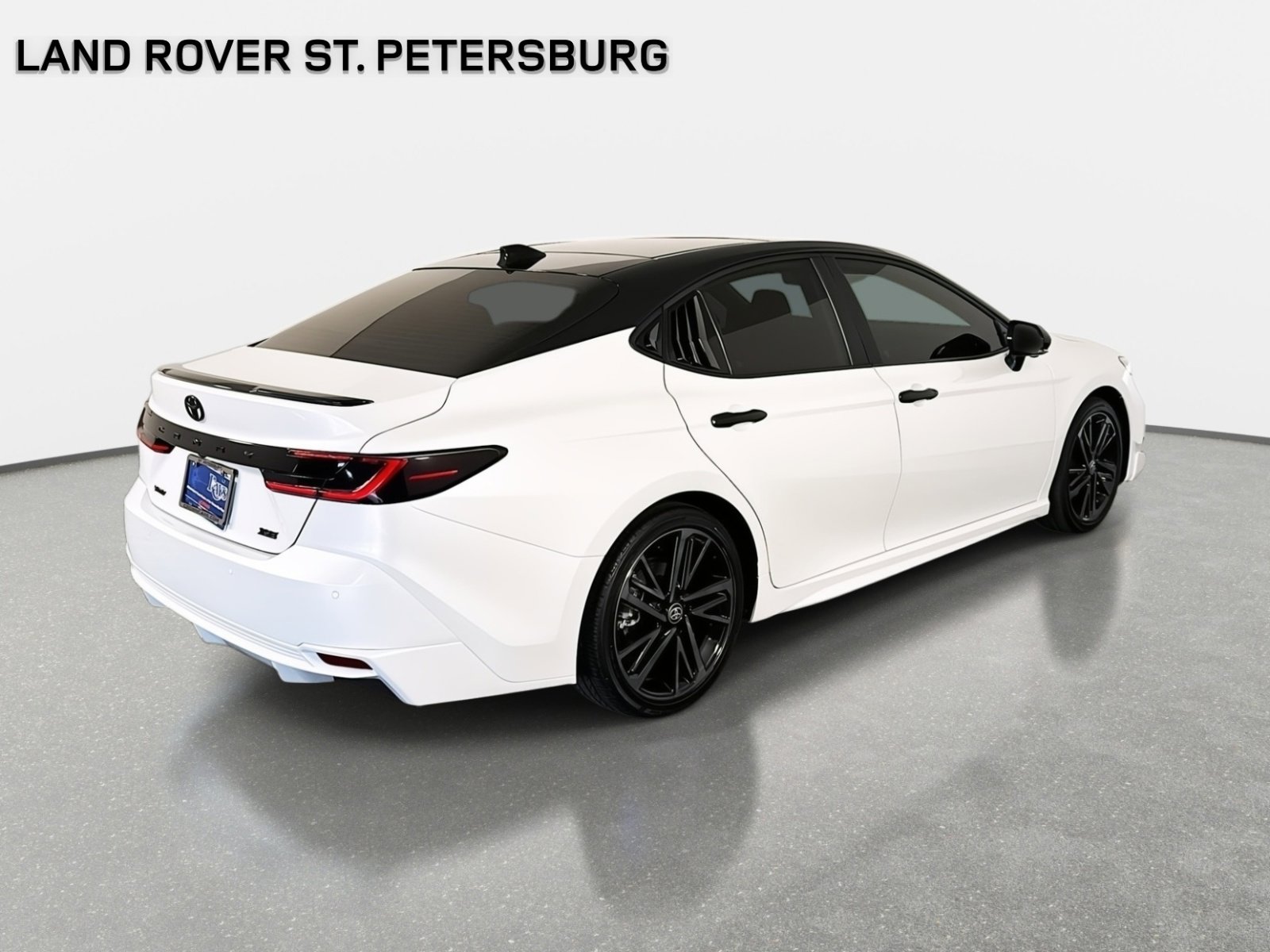 Used 2025 Toyota Camry XSE w/ Premium Plus Package image 6