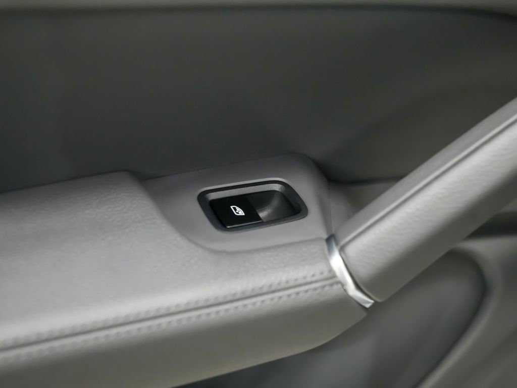 Certified 2023 Porsche Cayenne w/ Premium Package AWD/4WD image 16