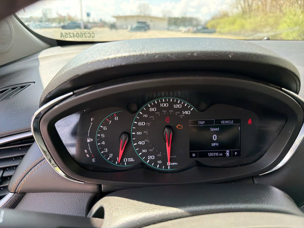 Used 2019 Chevrolet Trax LT w/ LT Convenience Package FWD image 14