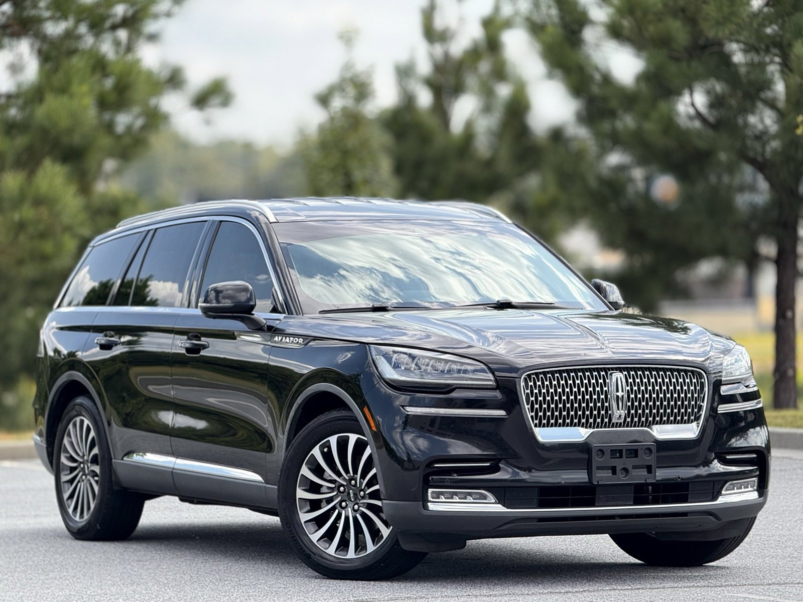 Used 2020 Lincoln Aviator Reserve w/ Elements Package Plus image 12