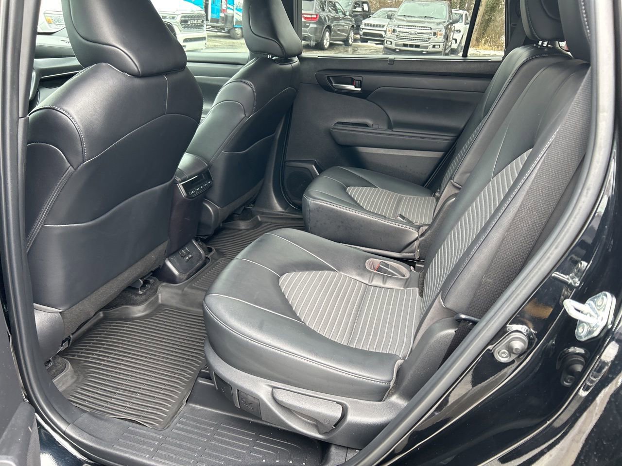 Used 2023 Toyota Highlander XSE image 21