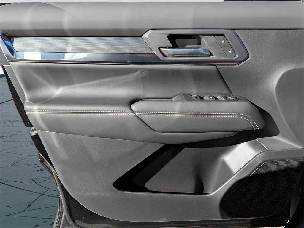 Used 2025 GMC Terrain Elevation w/ Black Edition image 15