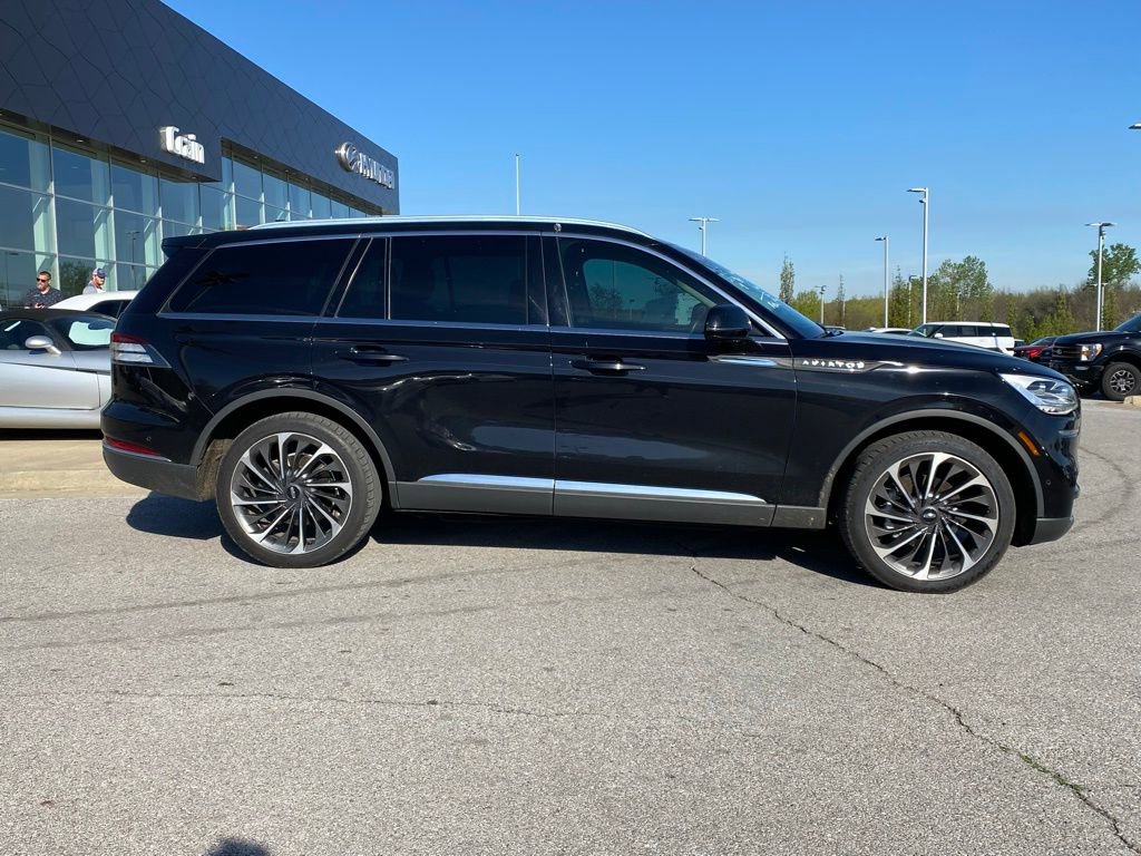 Used 2020 Lincoln Aviator Reserve w/ Equipment Group 202A image 8