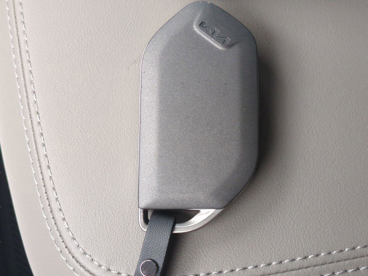 New 2026 Kia Carnival LXS FWD image 19