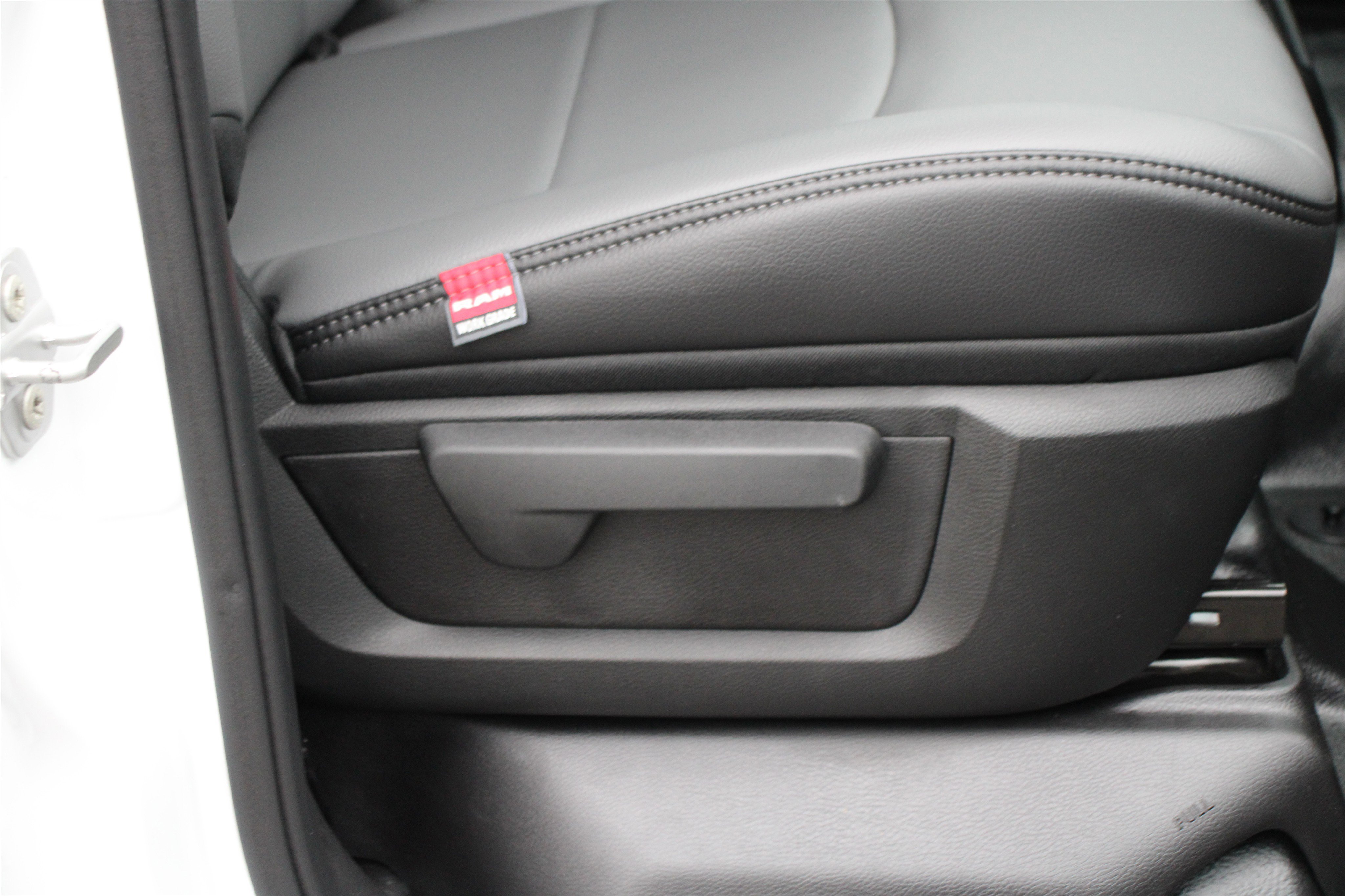 Used 2025 RAM 3500 Tradesman w/ Chrome Appearance Group image 27