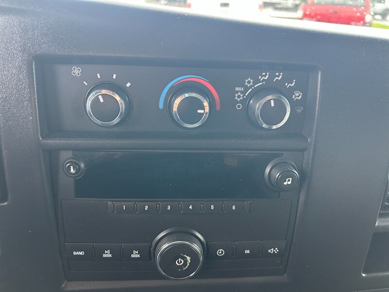 Used 2013 Chevrolet Express 2500 RWD image 14