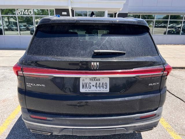 Used 2025 Buick Enclave Preferred AWD/4WD image 4