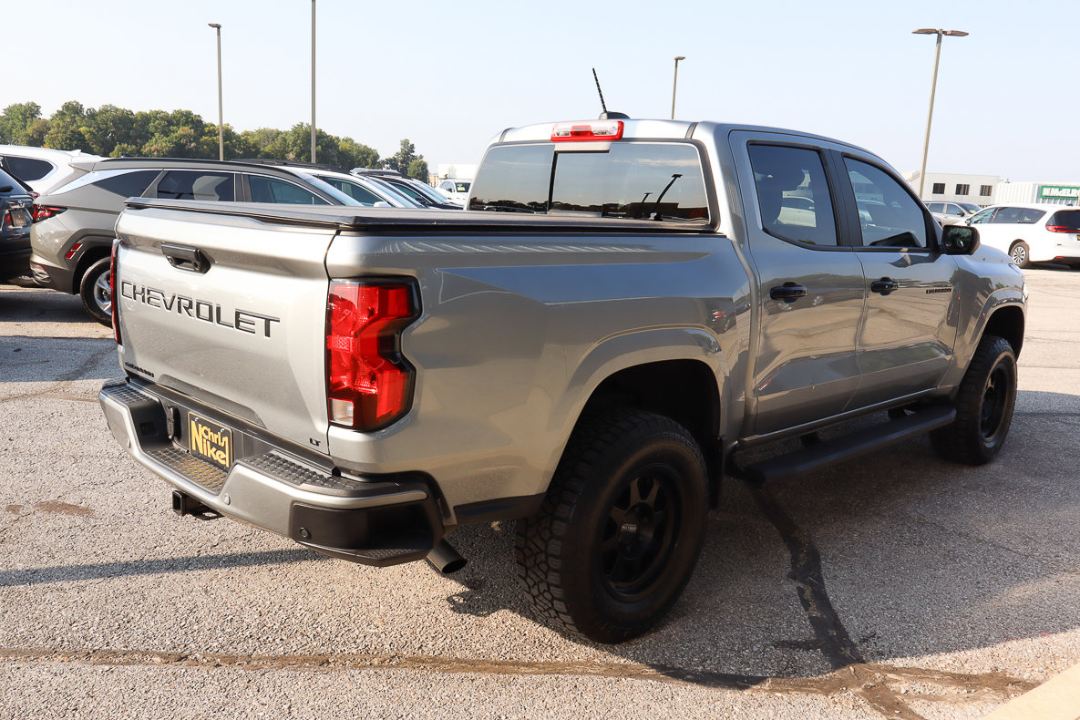 Used 2023 Chevrolet Colorado LT w/ LT Convenience Package II image 4