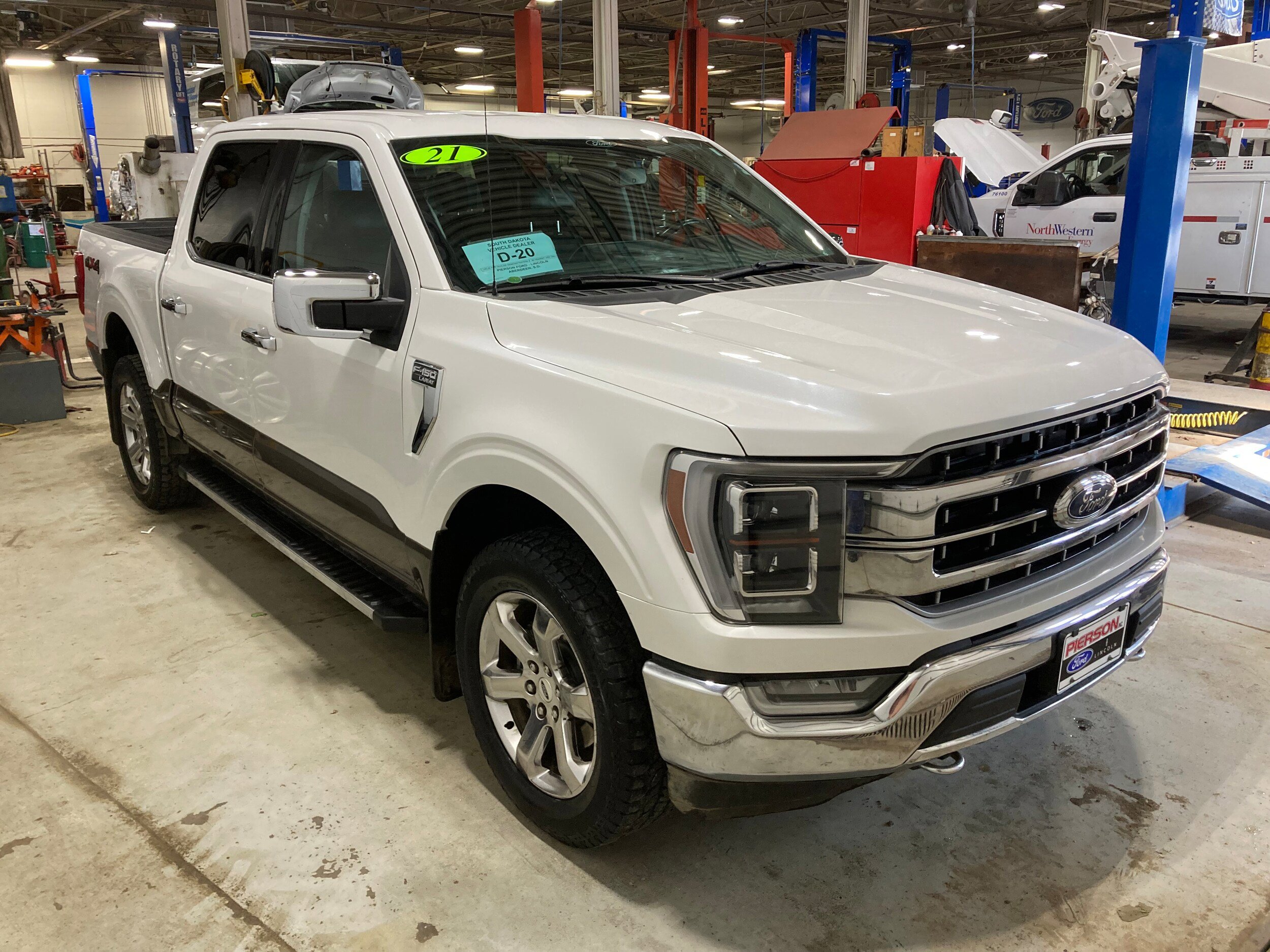 Used 2021 Ford F150 Lariat w/ Equipment Group 502A High AWD/4WD image 3