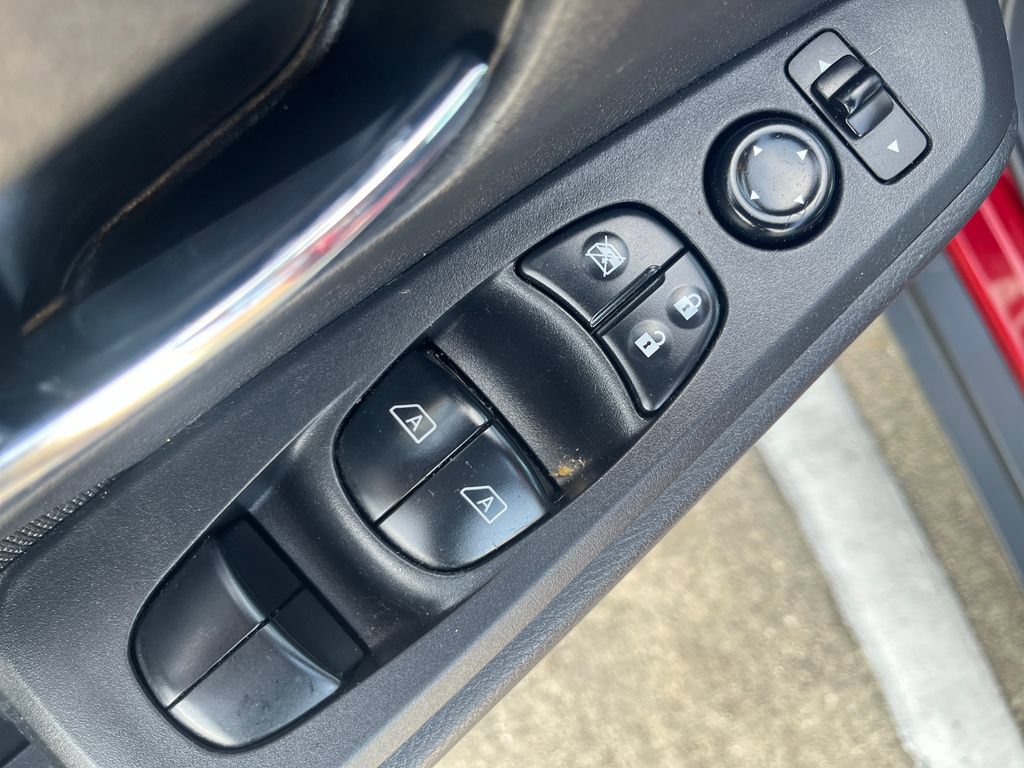 Certified 2022 Nissan Kicks SV FWD image 14