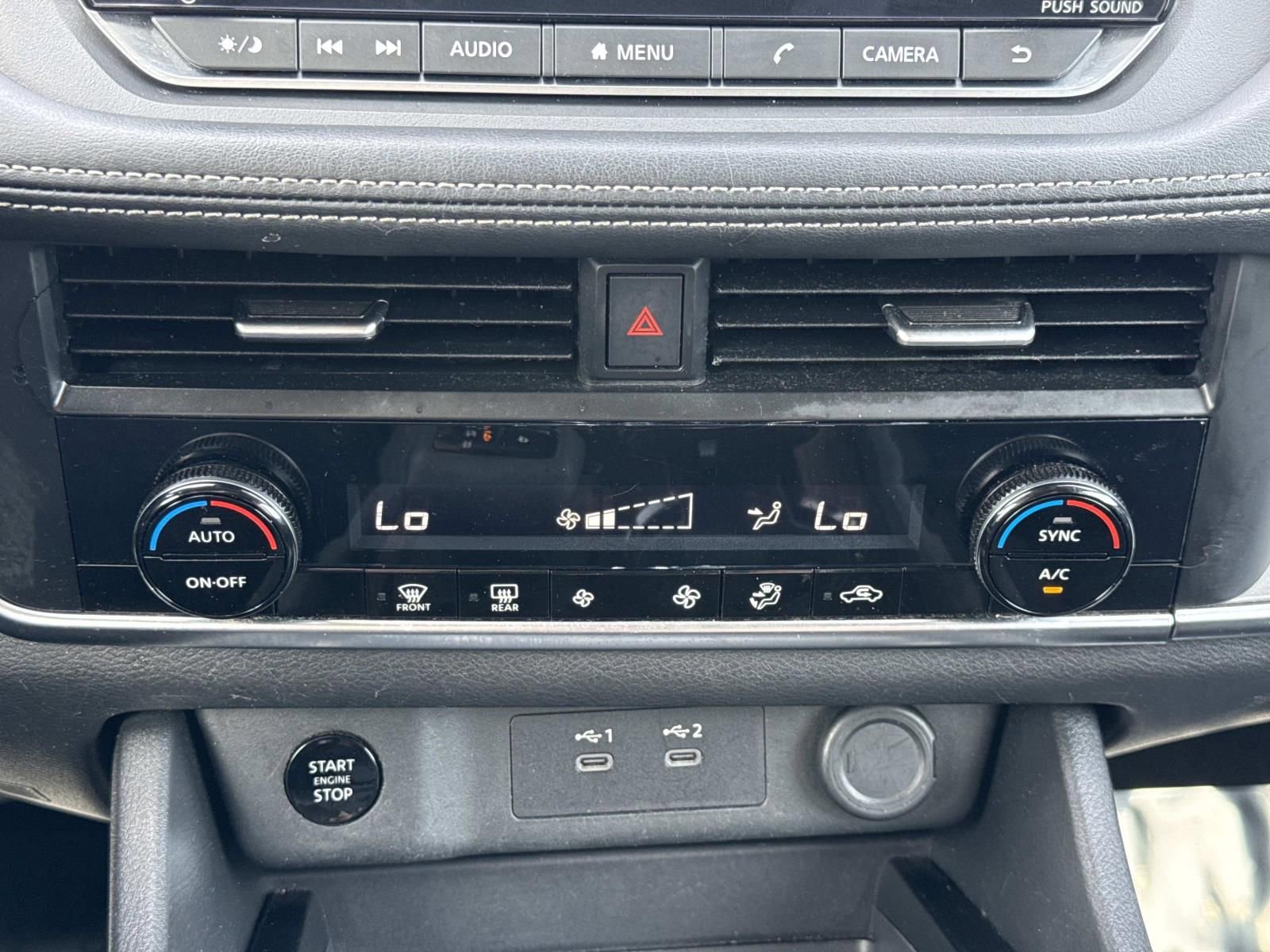 Used 2024 Nissan Rogue SV image 11