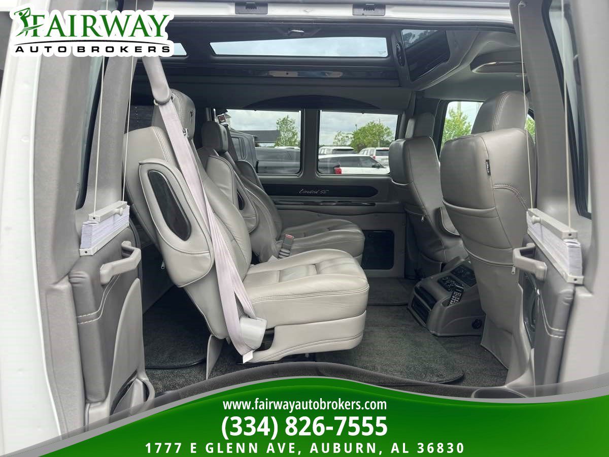 Used 2017 GMC Savana 2500 RWD image 12