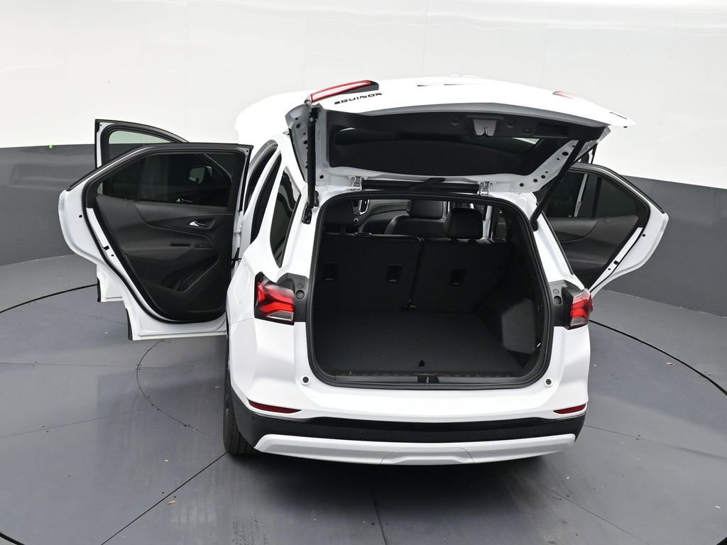 Used 2024 Chevrolet Equinox RS w/ RS Leather Package FWD image 32