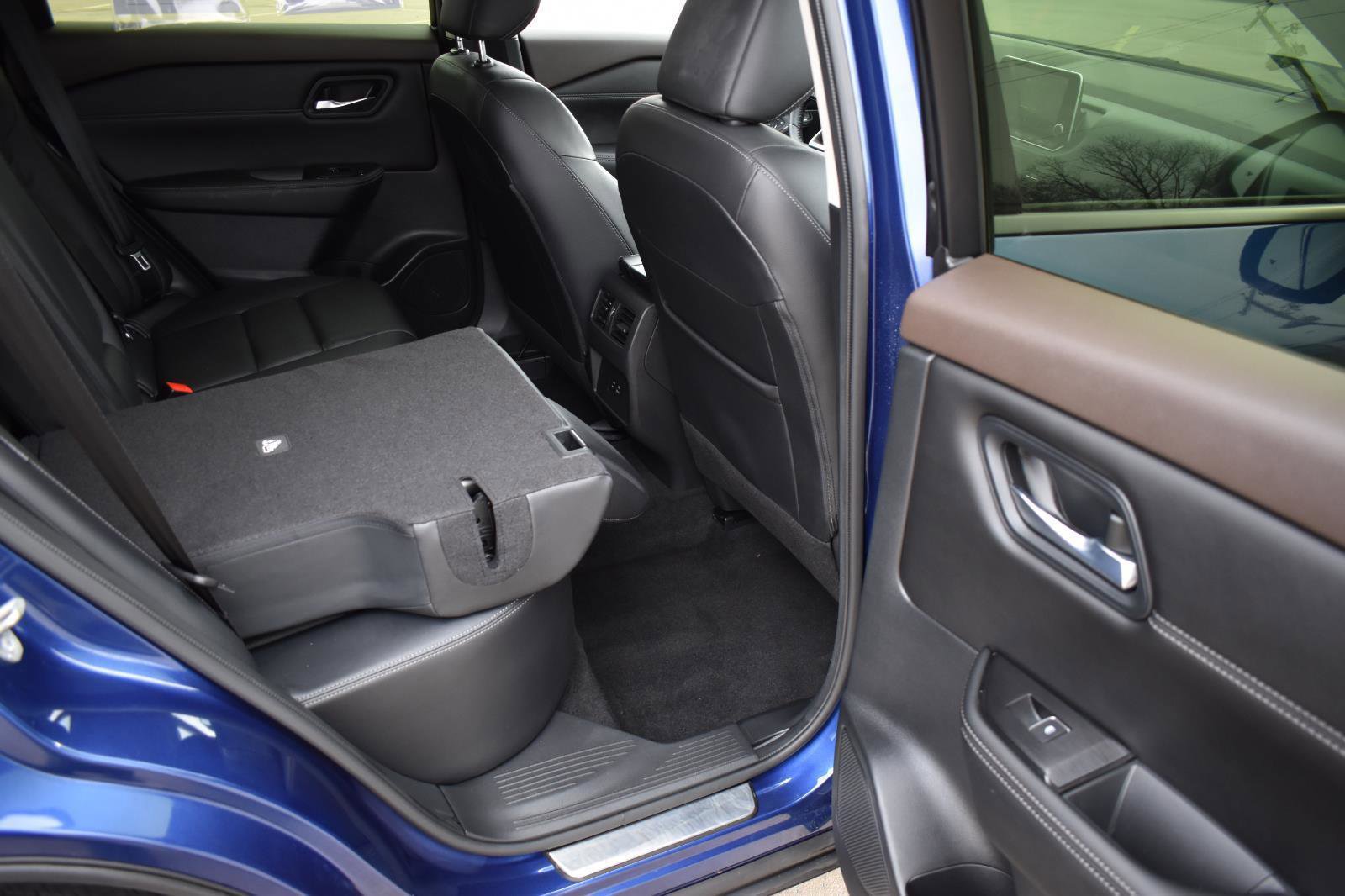 Used 2023 Nissan Rogue SL image 17