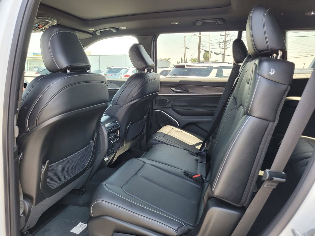 New 2026 Jeep Grand Cherokee L Limited AWD/4WD image 12