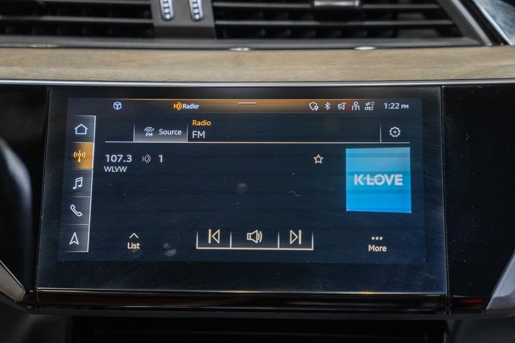 Used 2024 Audi Q8 e-tron Premium Plus image 20