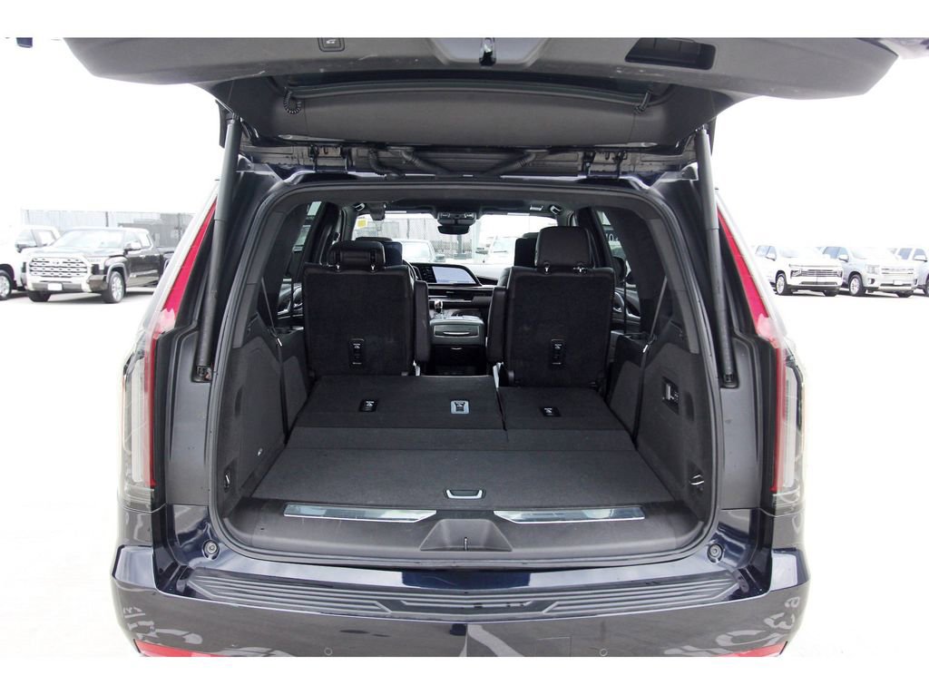 Used 2022 Cadillac Escalade Premium Luxury Platinum w/ Heavy-Duty Trailer Package image 31